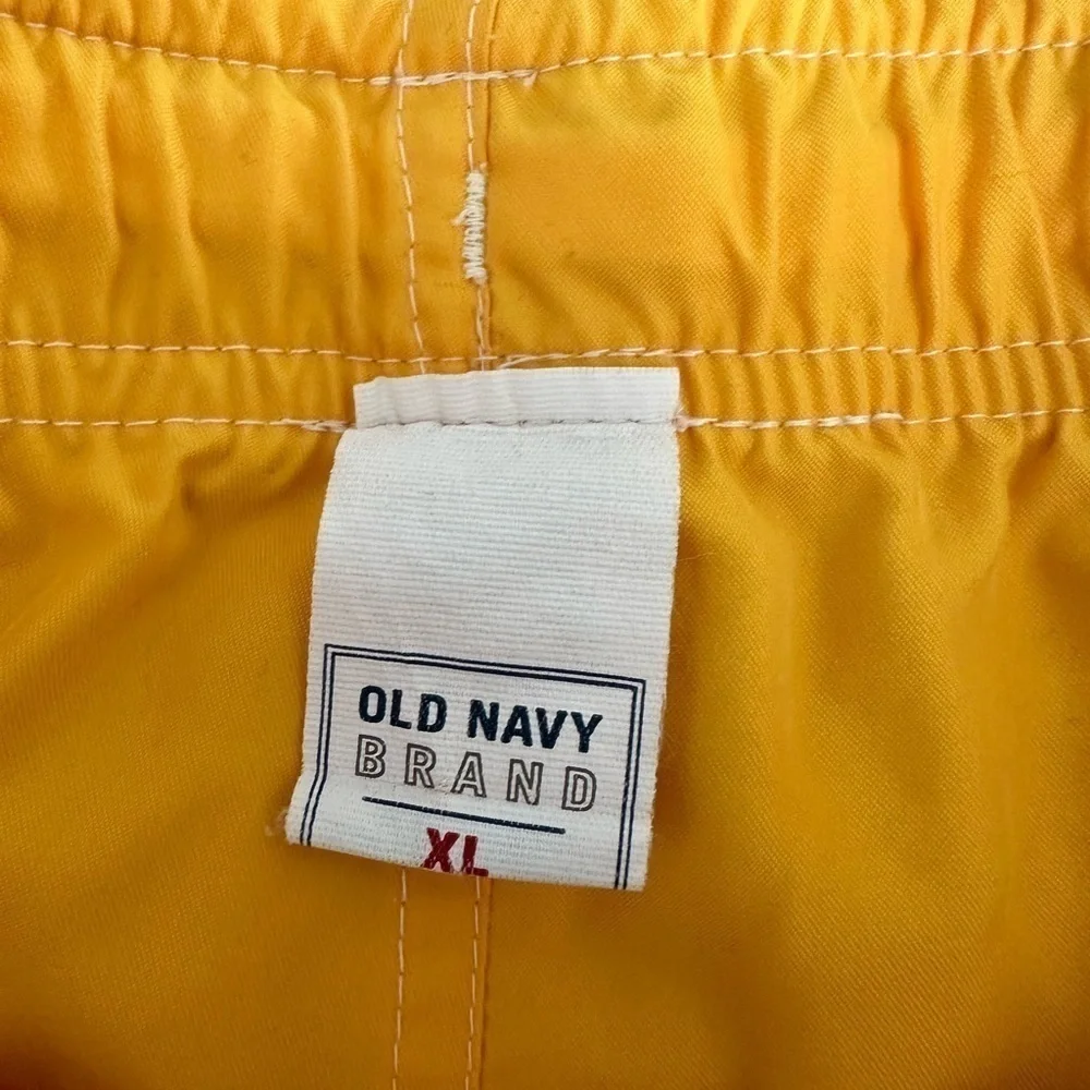 Boys Old Navy reversible board shorts yxl NWOT